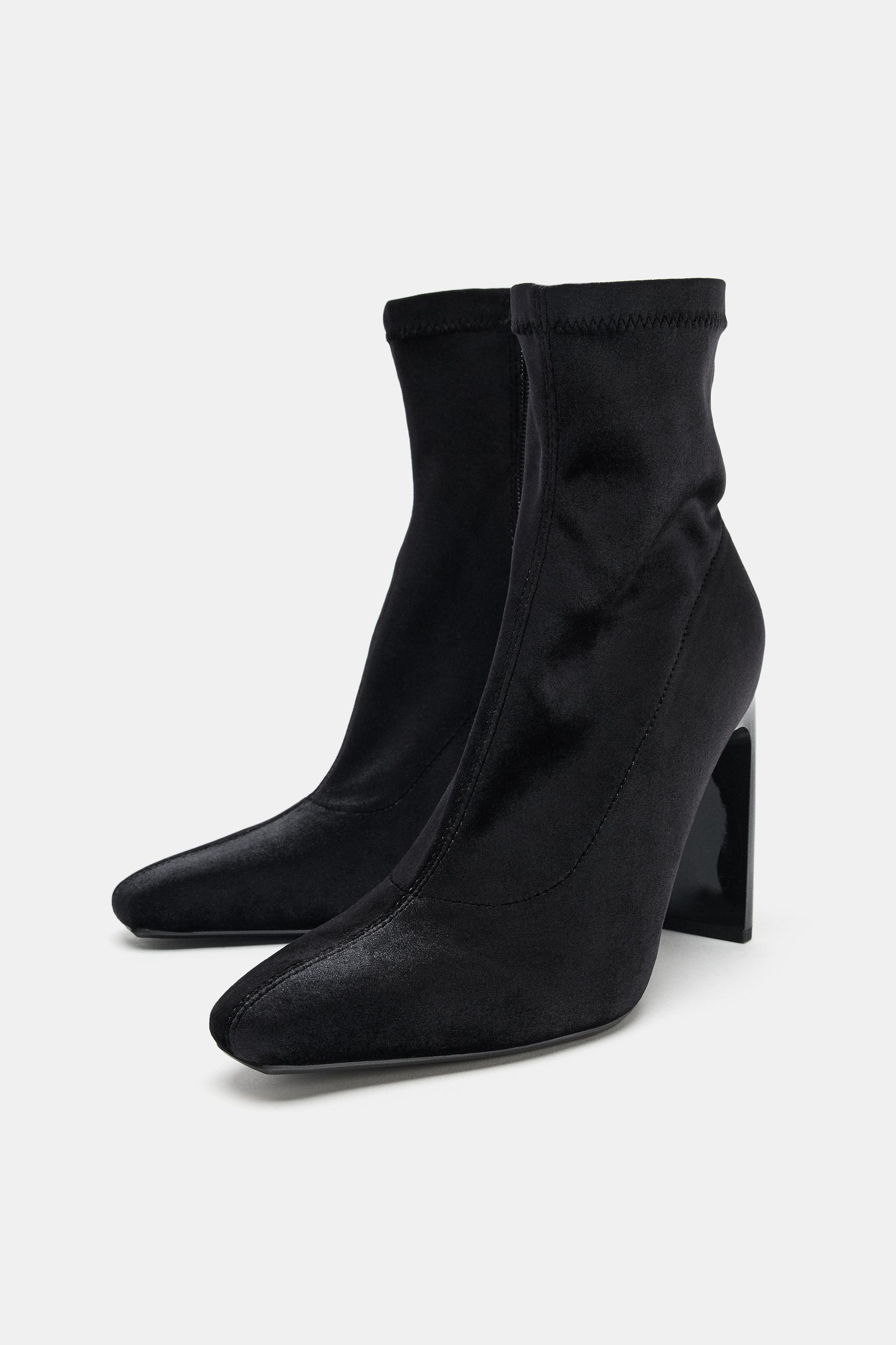 VELVET EFFECT ANKLE BOOTS